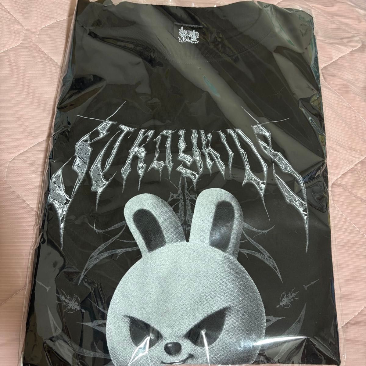 新品未開封】リービット リノ EVIL SKZOO Tシャツ stray kids 新品未開封】リービット リノ EVIL SKZOO Tシャツ stray kids