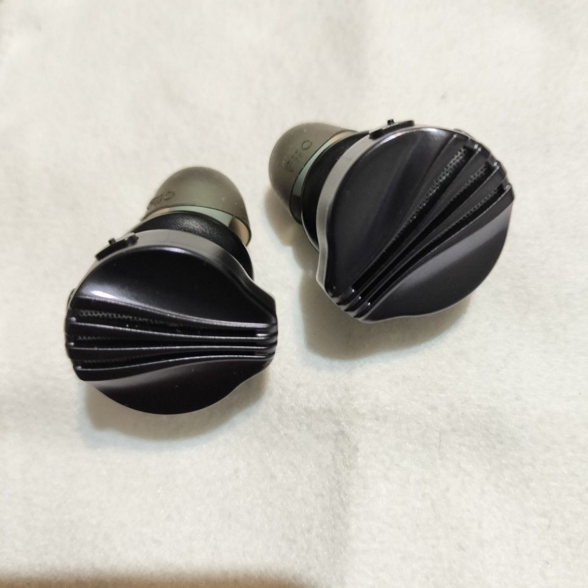 FiiO FW5 ワイヤレスイヤホン + 社外イヤーピース(6000円相当 FiiO FW5 ワイヤレスイヤホン + 社外イヤーピース(6000円相当