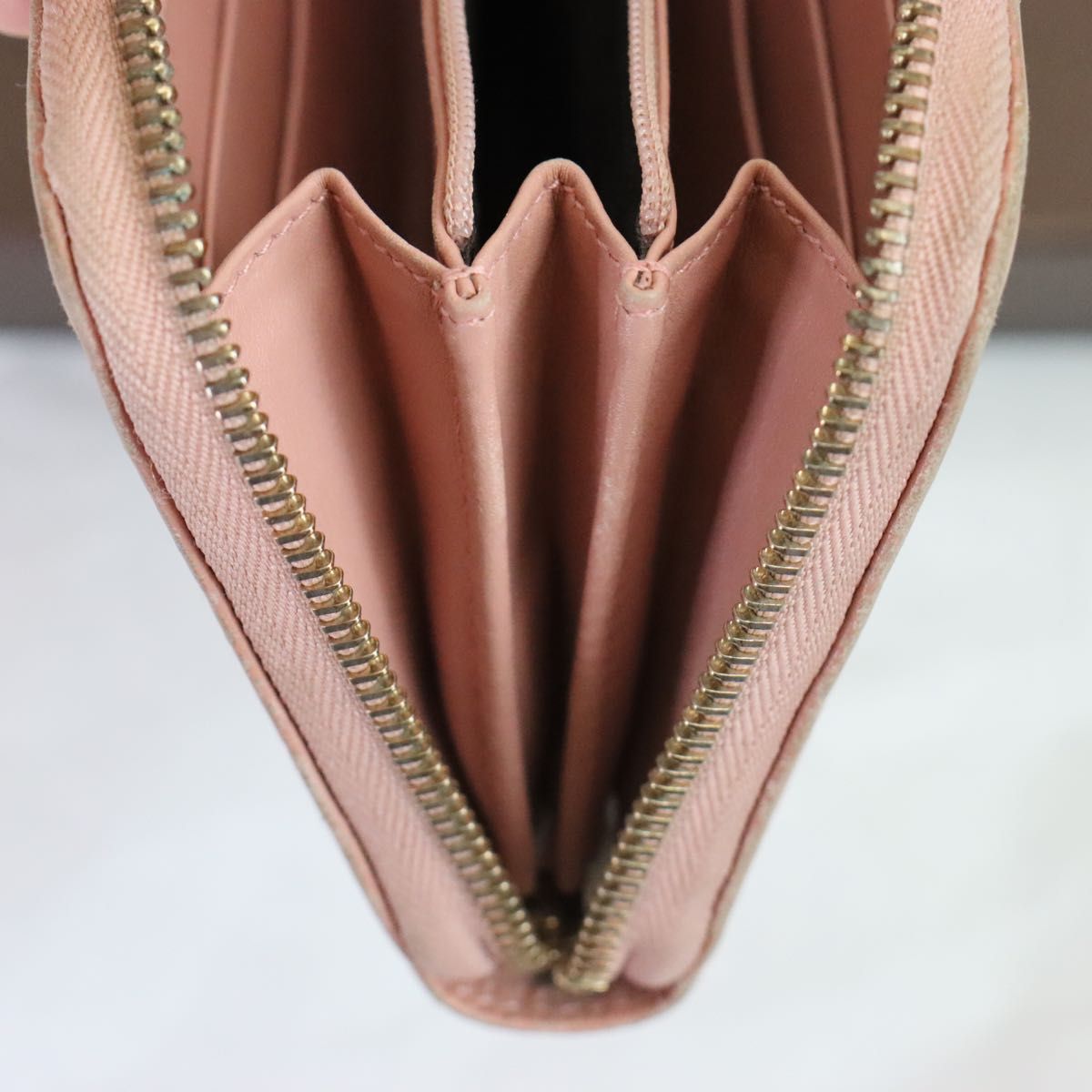 GUCCI グッチ 長財布 マイクログッチシマ ピンク レザーラウンド GUCCI グッチ 長財布 マイクログッチシマ ピンク レザーラウンド