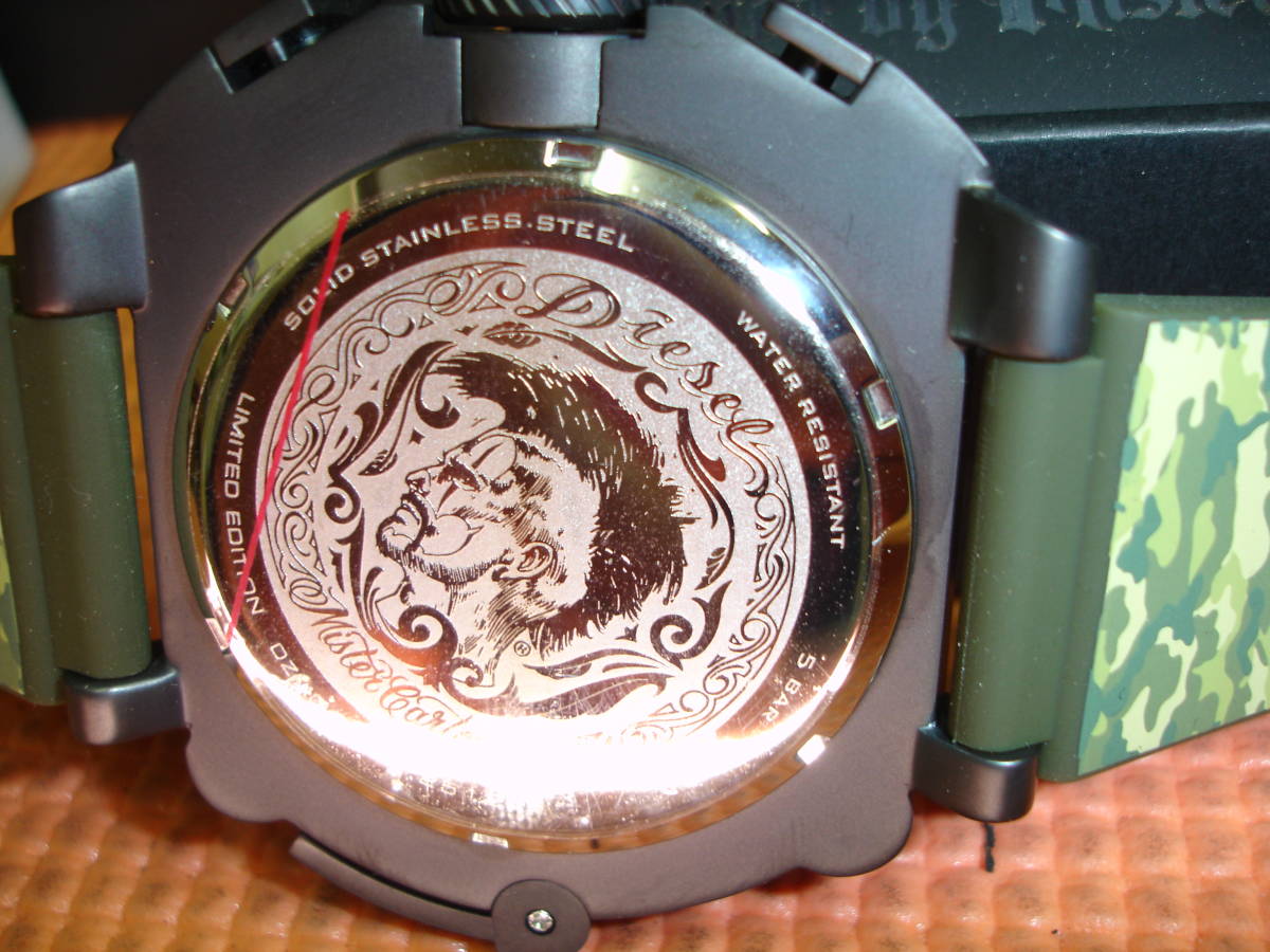 超レア DIESEL Mr Cartoon コラボ 腕時計 1500本限定品 新品未 超レア DIESEL Mr Cartoon コラボ 腕時計 1500本限定品 新品未