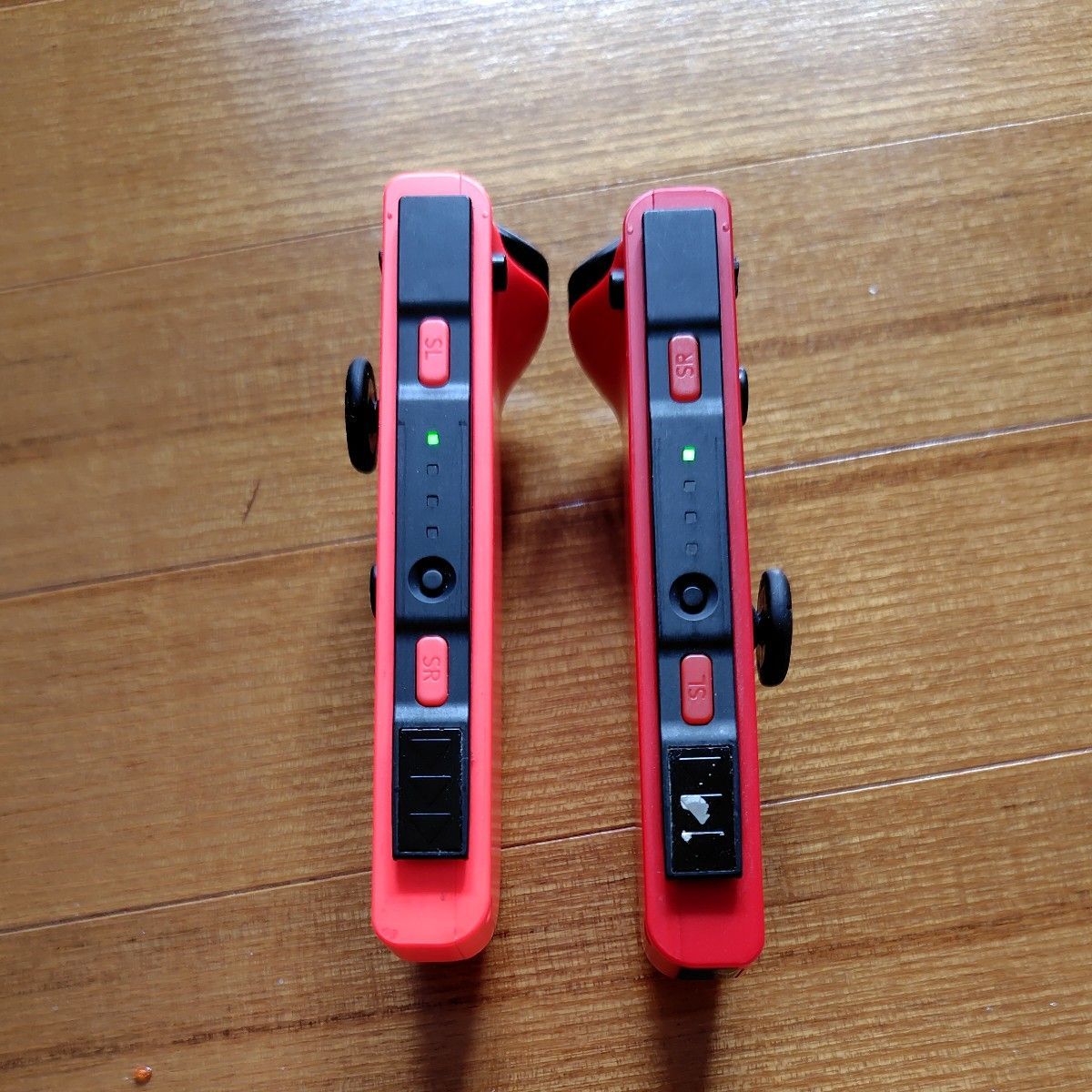 純正品 Nintendo Switch リモコン ネオンレッド マリオレッド 純正品 Nintendo Switch リモコン ネオンレッド マリオレッド