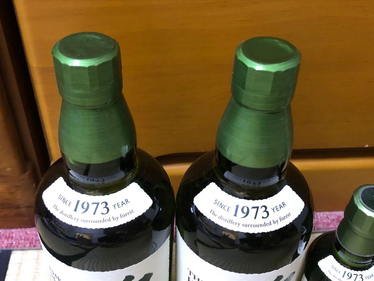 サントリー シングルモルトウイスキー 白州 700ml 瓶×2本 180ml サントリー シングルモルトウイスキー 白州 700ml 瓶×2本 180ml