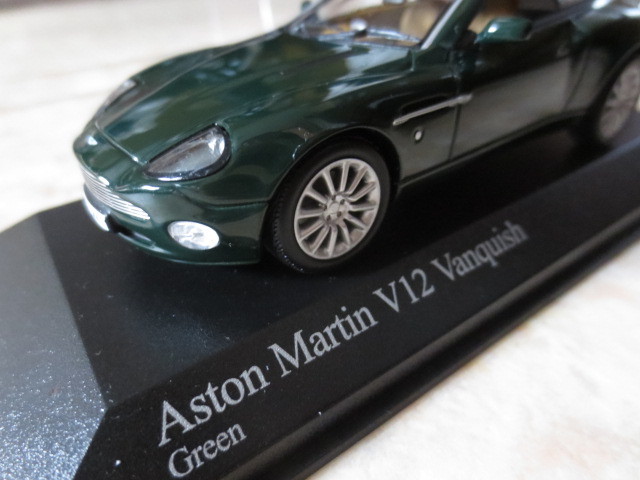  Aston Martin vanquish * minicar *1/43 model car * Minichamps *ASTON MARTIN VANQUISH* Van teji*lapi-do* Britain car 