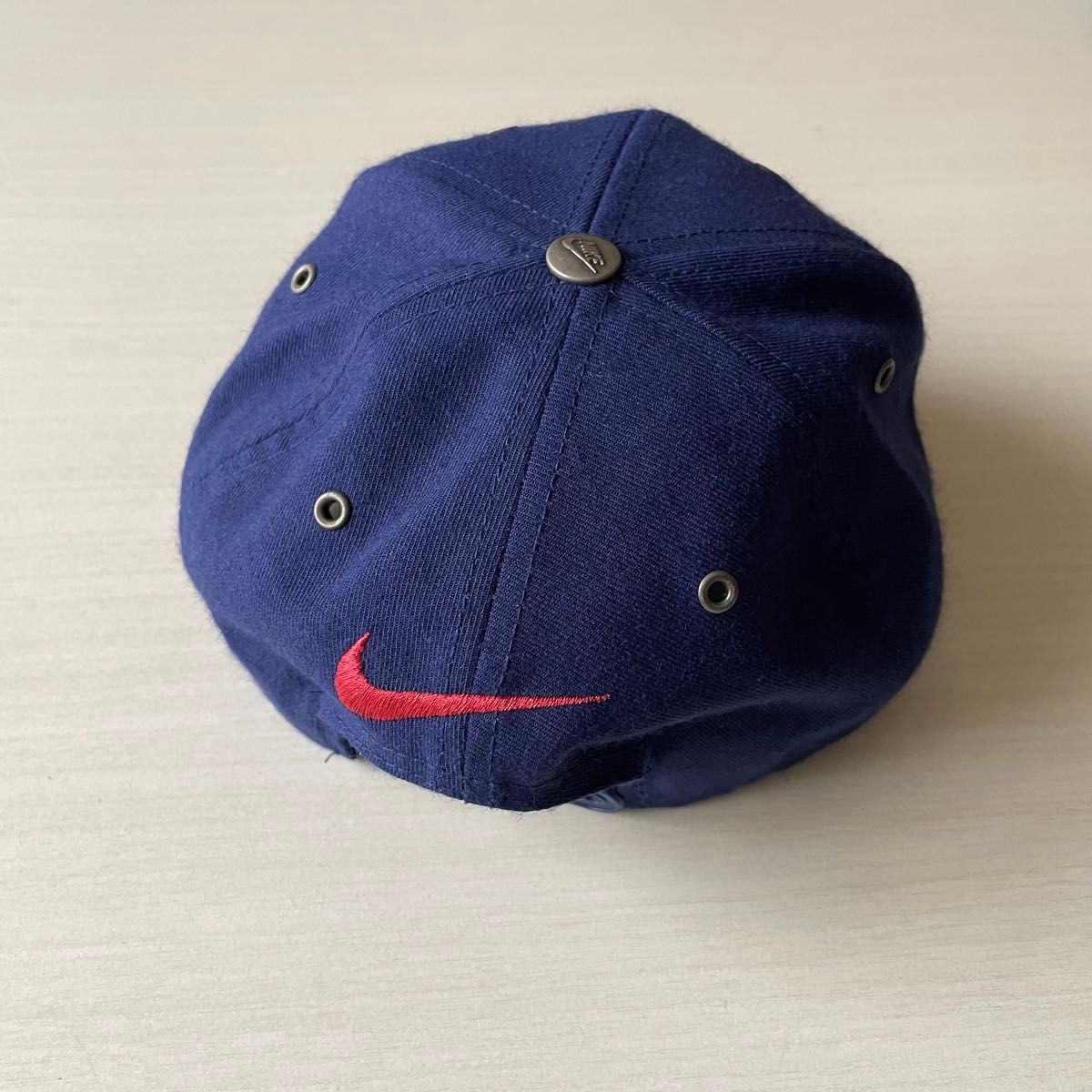 90s NIKE ナイキ カレッジロゴ 刺繍 キャップ ネイビー銀タグ 90s NIKE ナイキ カレッジロゴ 刺繍 キャップ ネイビー銀タグ