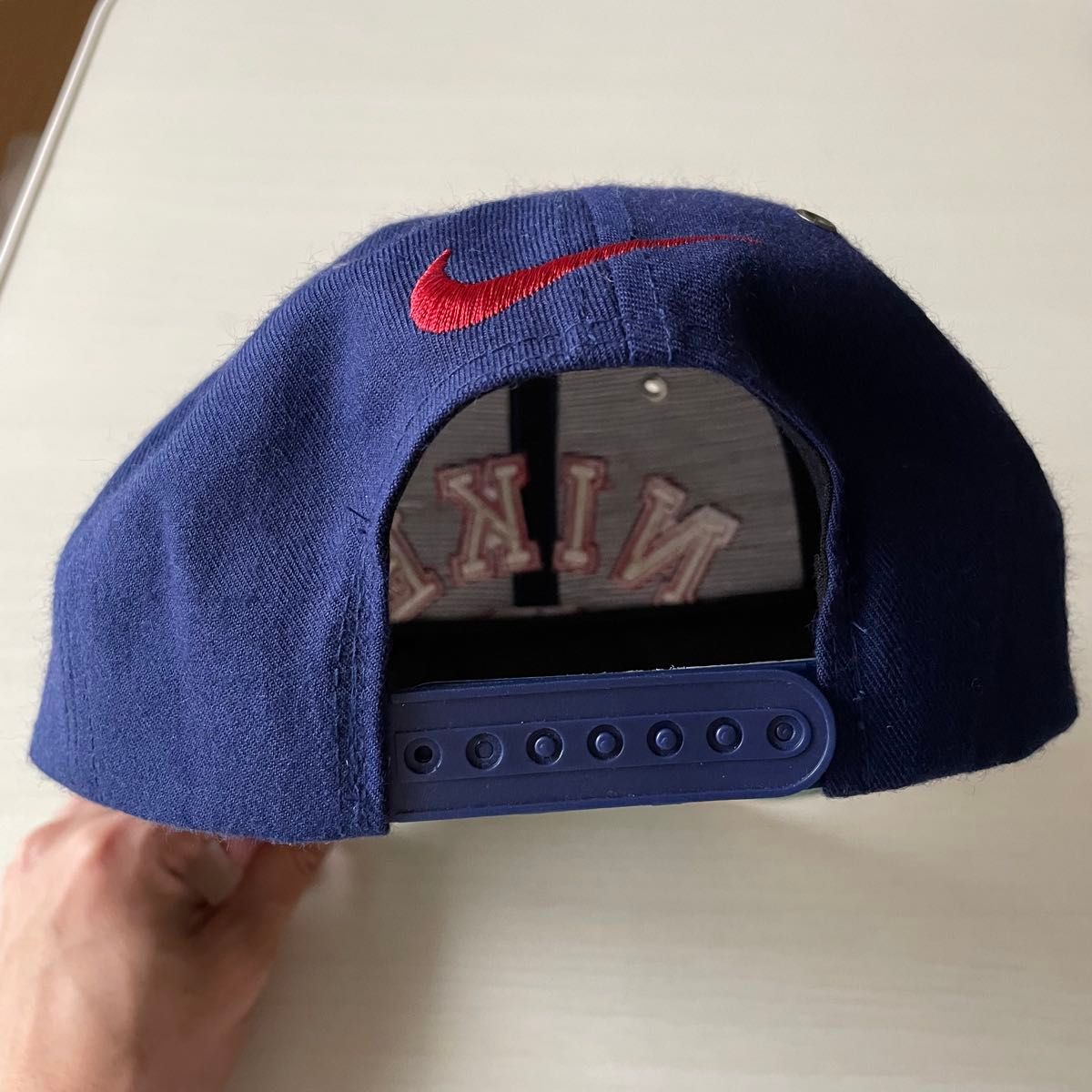 90s NIKE ナイキ カレッジロゴ 刺繍 キャップ ネイビー銀タグ 90s NIKE ナイキ カレッジロゴ 刺繍 キャップ ネイビー銀タグ