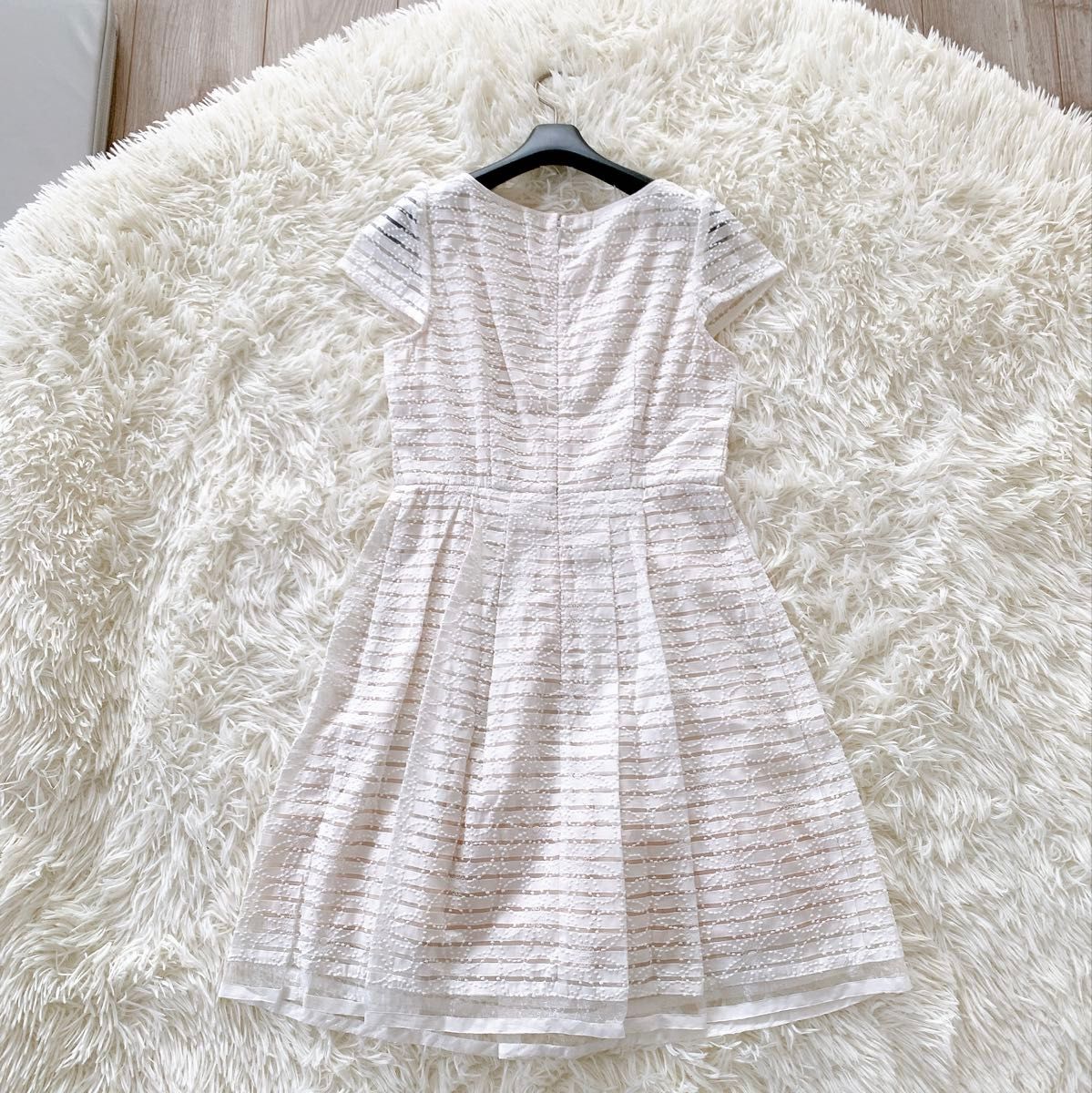 新品 アプワイザーリッシェ ワンピース M 半袖 花柄 刺繍 新品 アプワイザーリッシェ ワンピース M 半袖 花柄 刺繍
