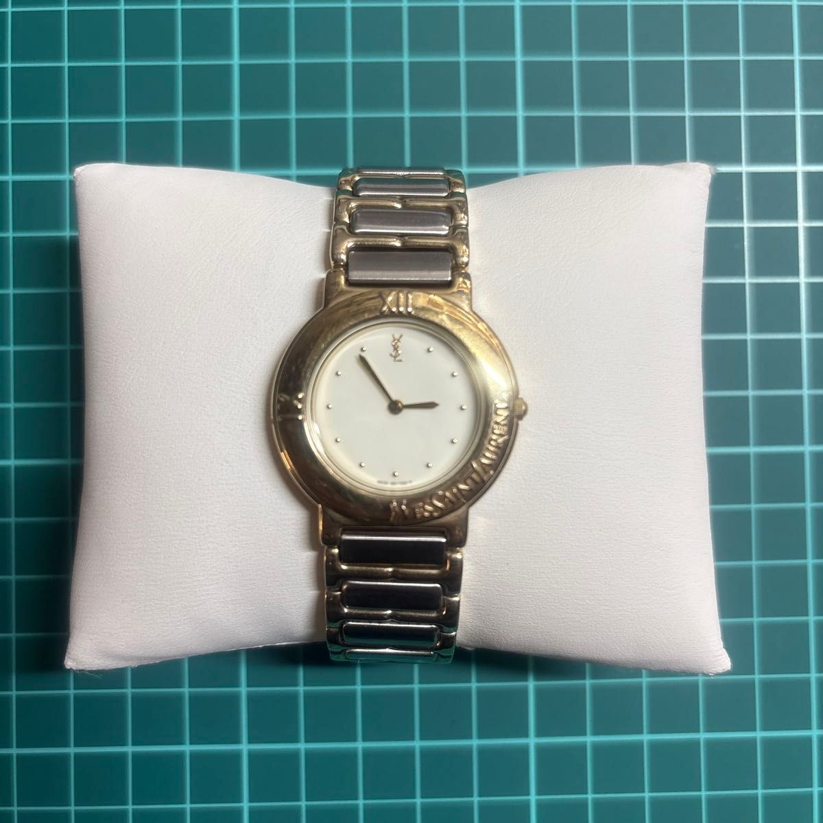 Yves Saint Laurent 腕時計 ヴィンテージ ゴールド×シルバー Yves Saint Laurent 腕時計 ヴィンテージ ゴールド×シルバー