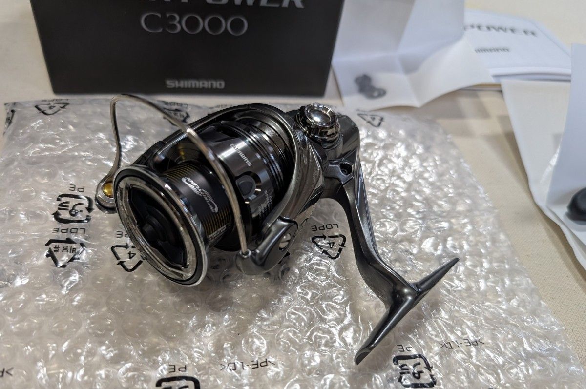 24ツインパワー C3000 新品・未使用 シマノ スピニングリール 24ツインパワー C3000 新品・未使用 シマノ スピニングリール