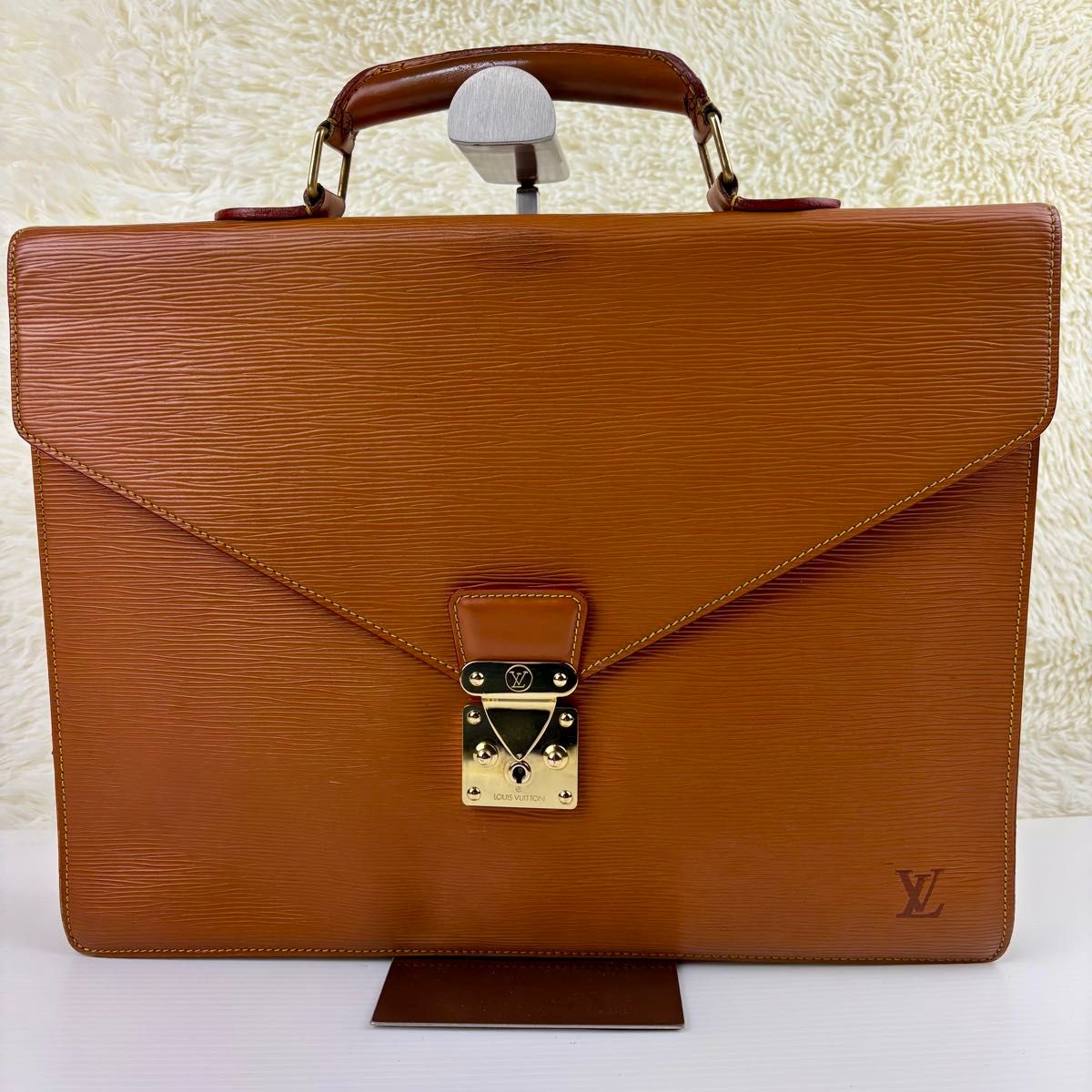 正規品 LOUIS VUITTON ルイヴィトン M54418 エピ セルヴィエット 正規品 LOUIS VUITTON ルイヴィトン M54418 エピ セルヴィエット