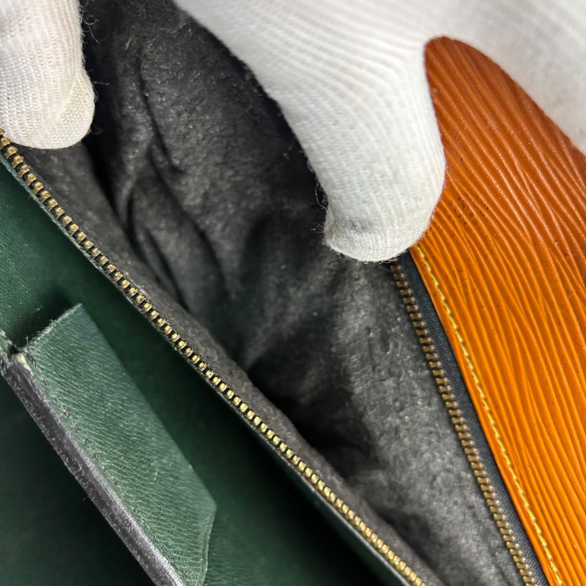 正規品 LOUIS VUITTON ルイヴィトン M54418 エピ セルヴィエット 正規品 LOUIS VUITTON ルイヴィトン M54418 エピ セルヴィエット