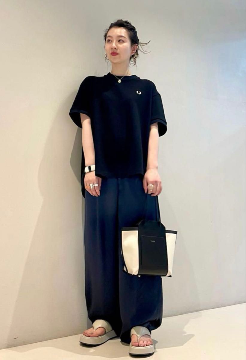 FRED PERRY × Ray BEAMS 別注オーバーサイズTシャツ 新品未使用 FRED PERRY × Ray BEAMS 別注オーバーサイズTシャツ 新品未使用