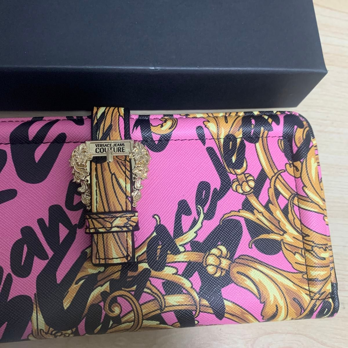 正規品】VERSACE JEANS COUTURE ヴェルサーチェ バロック ロゴ 正規品】VERSACE JEANS COUTURE ヴェルサーチェ バロック ロゴ