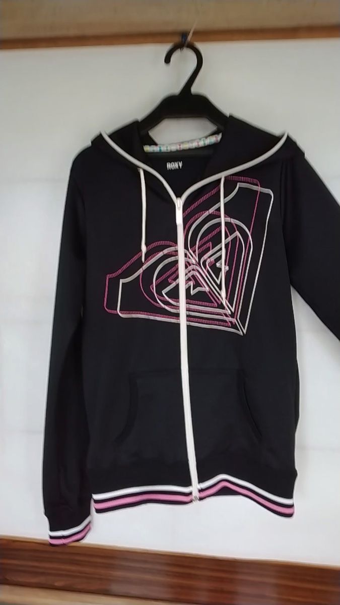ROXY パーカー フルジップパーカー ブラック Lですが小さめなのでSM
