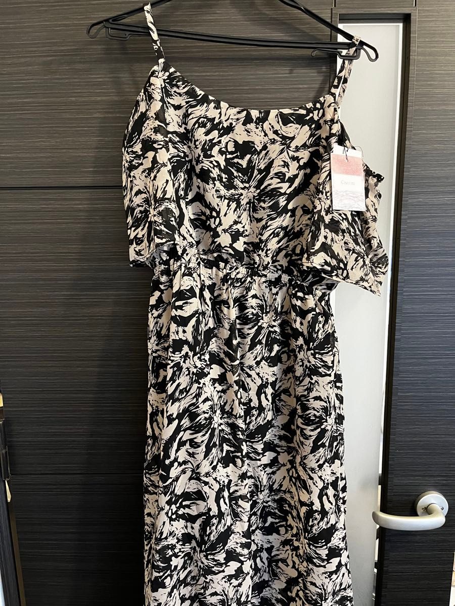 新品・未使用』タグ付き cherimi シェリミー ワンピース 花柄 新品・未使用』タグ付き cherimi シェリミー ワンピース 花柄