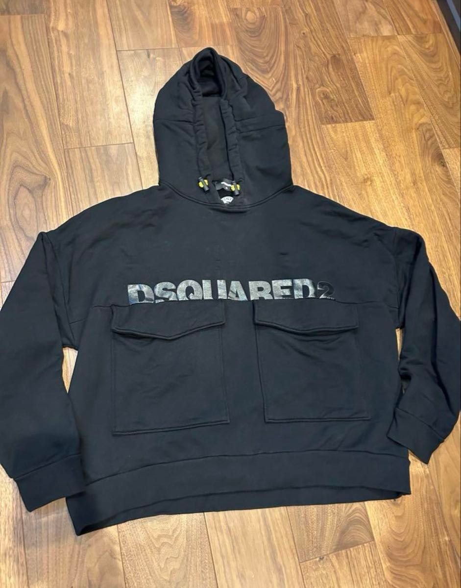 お値下げしました 試着のみ DSQUARED2 ブラック フードパーカー お値下げしました 試着のみ DSQUARED2 ブラック フードパーカー
