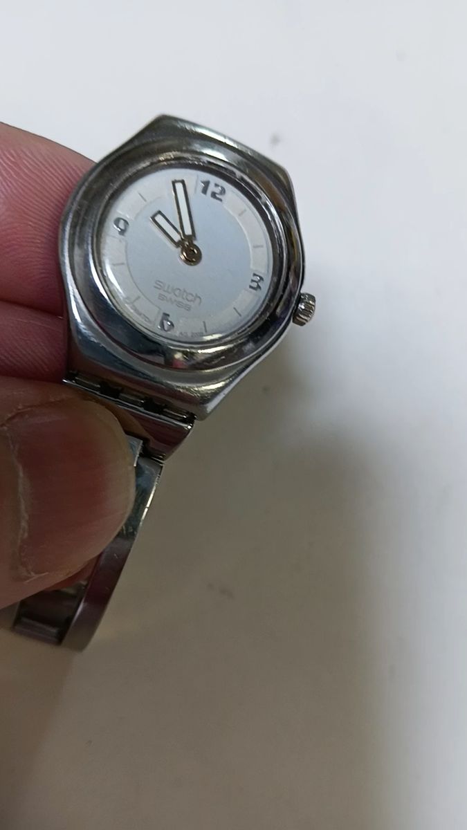 スウォッチ 腕時計 稼働中