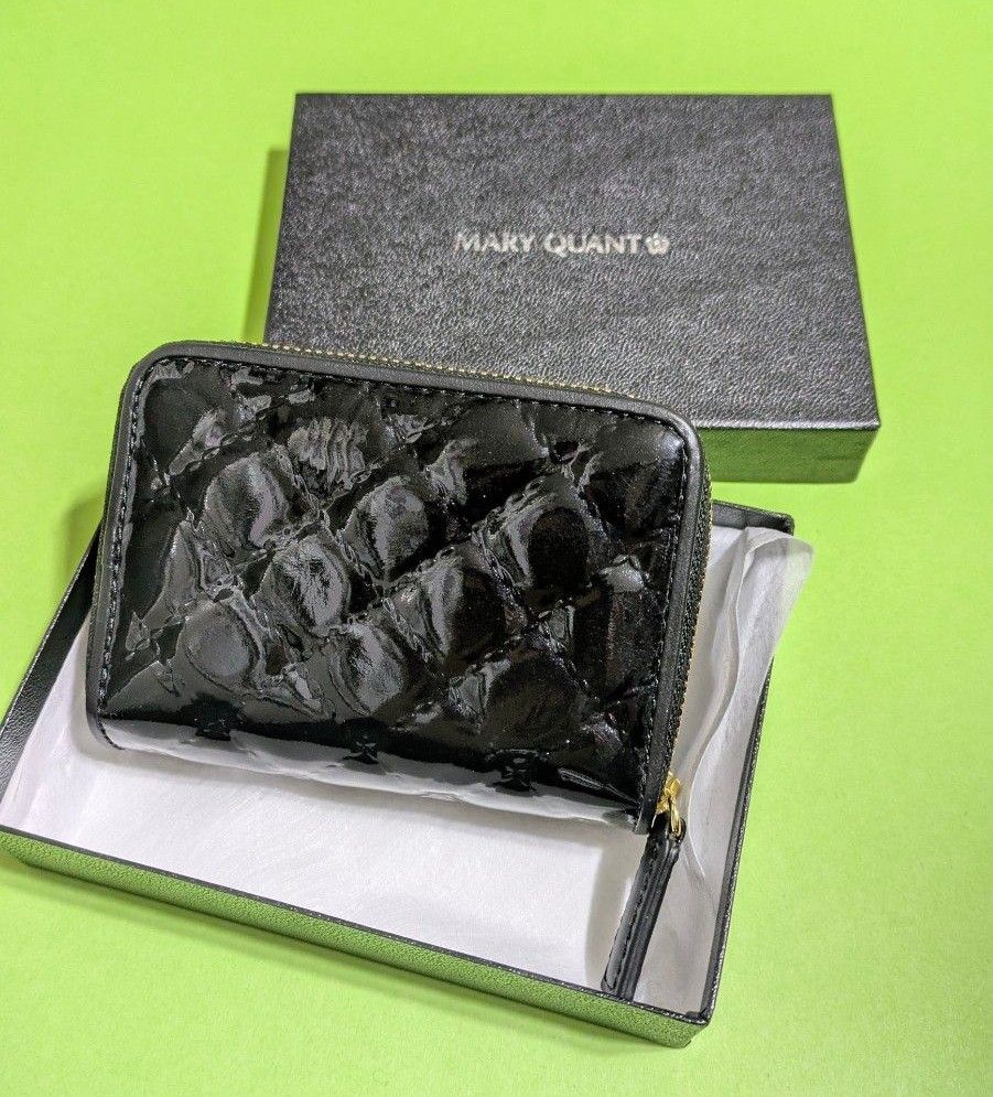 新品・未使用】マリークヮント エナメルキルトマルチウォレット 新品・未使用】マリークヮント エナメルキルトマルチウォレット