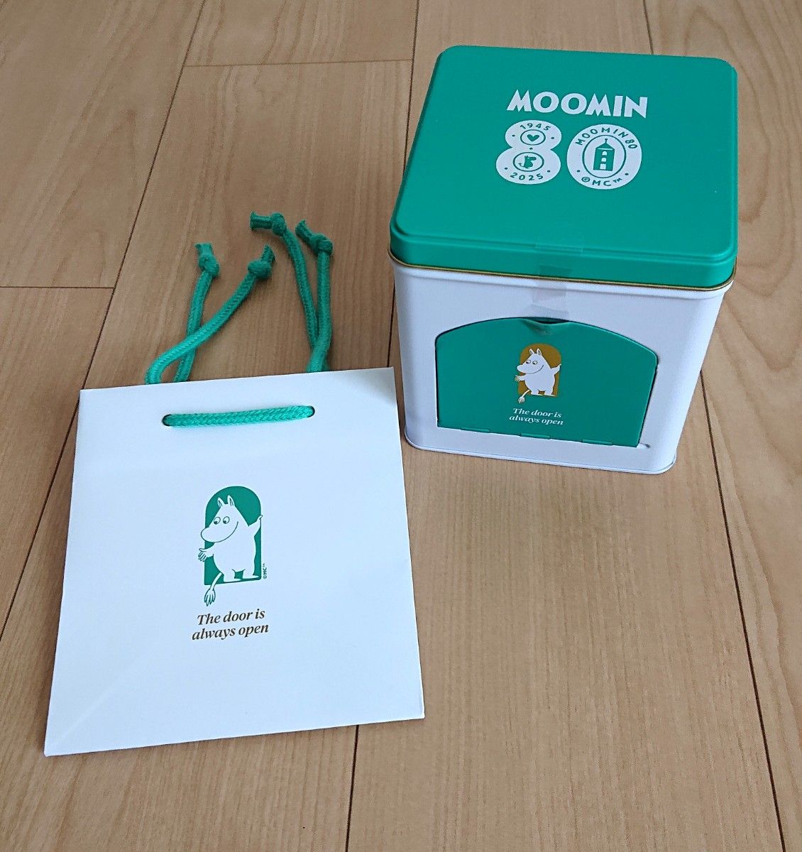 MOOMIN ムーミン 80周年記念 とびら缶&ショッパー メリー MOOMIN ムーミン 80周年記念 とびら缶&ショッパー メリー