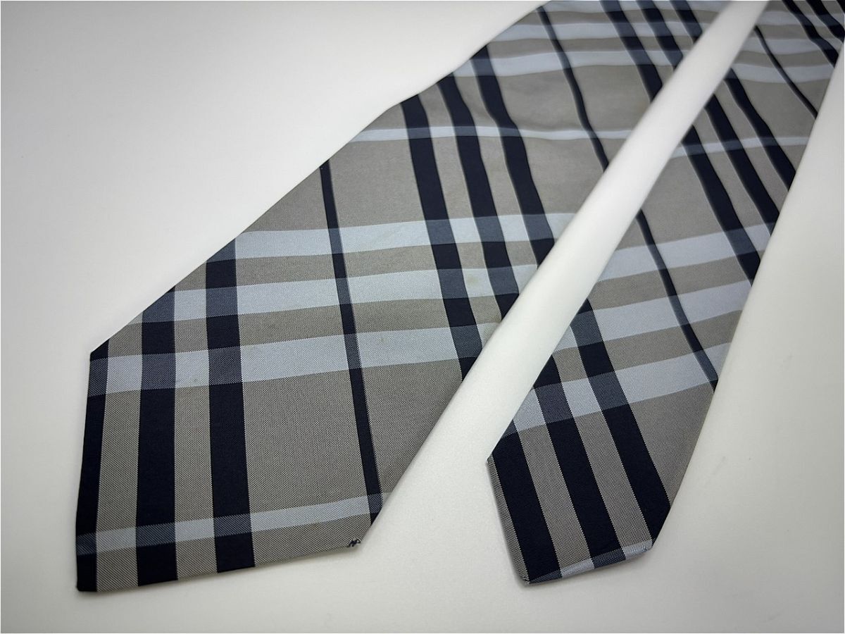 超美品】BURBERRY LONDON バーバリーロンドン ノバチェック柄 超美品】BURBERRY LONDON バーバリーロンドン ノバチェック柄