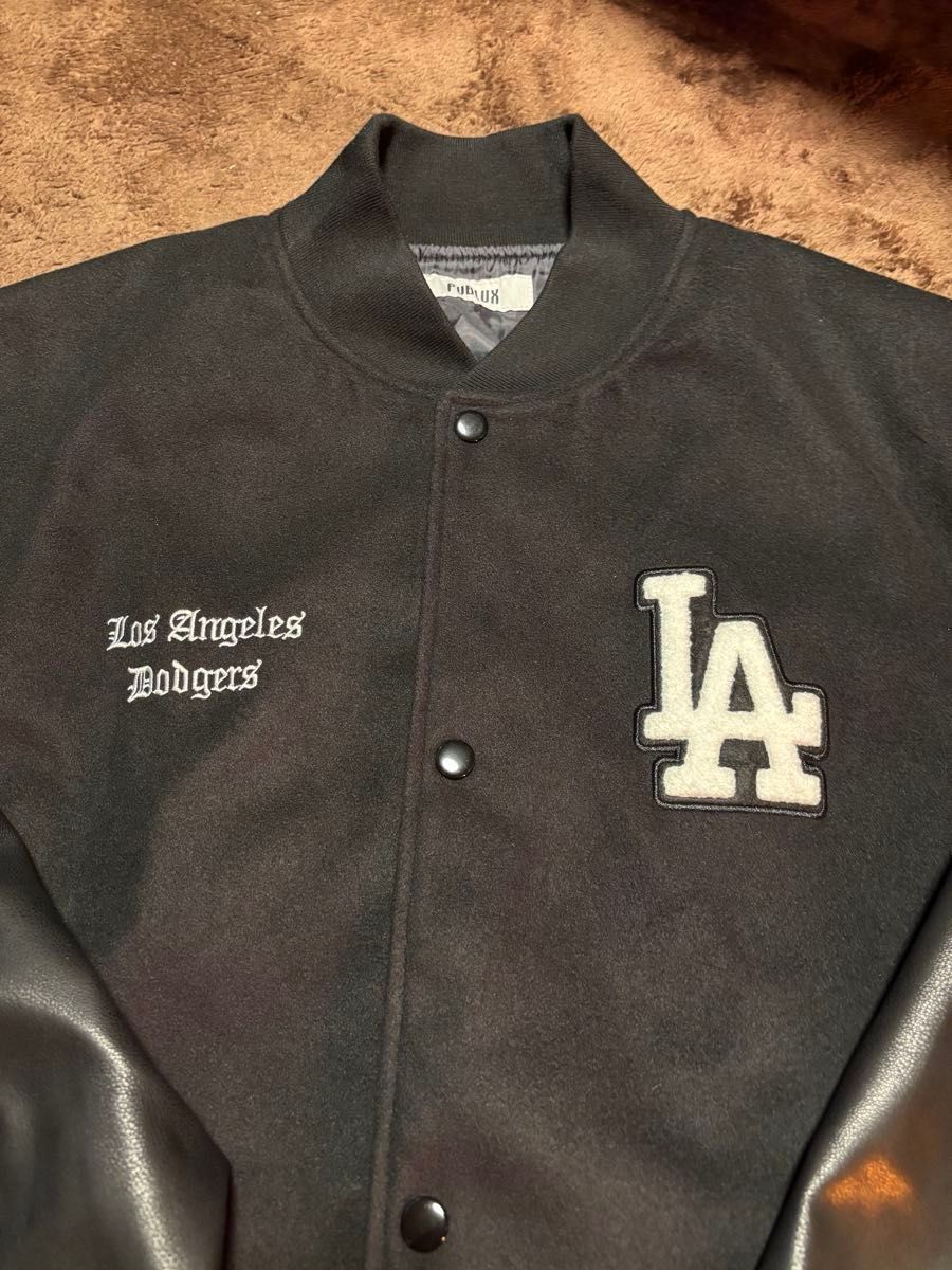 MLB ロサンゼルス・ドジャース スタジャン Majestic Lサイズ MLB ロサンゼルス・ドジャース スタジャン Majestic Lサイズ