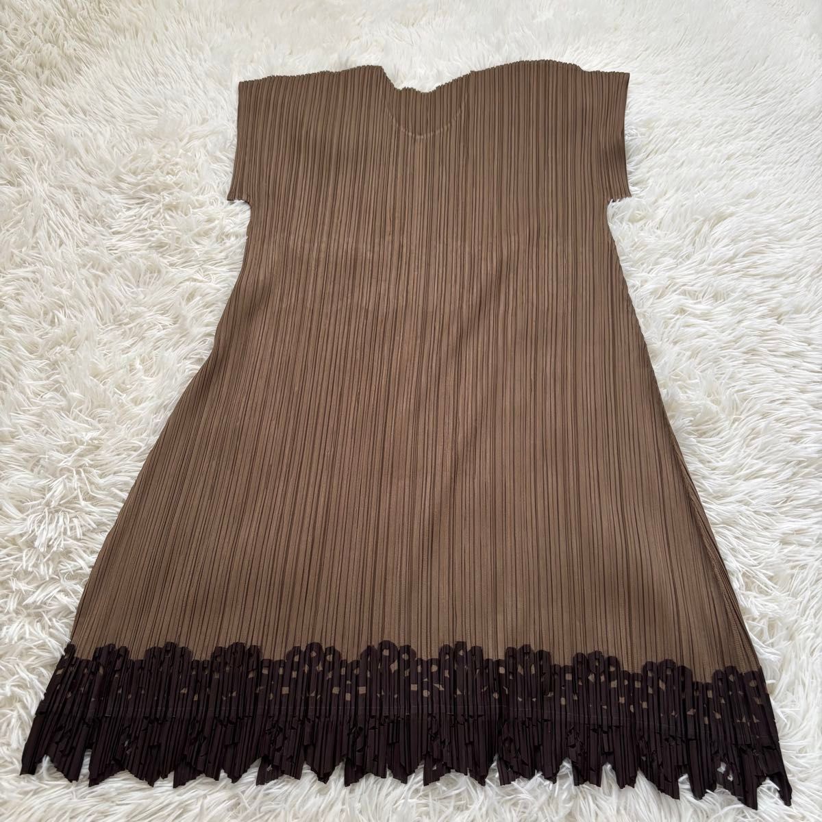 ISSEY MIYAKE イッセイミヤケ PLEATS PLEASE プリーツプリーズ ISSEY MIYAKE イッセイミヤケ PLEATS PLEASE プリーツプリーズ