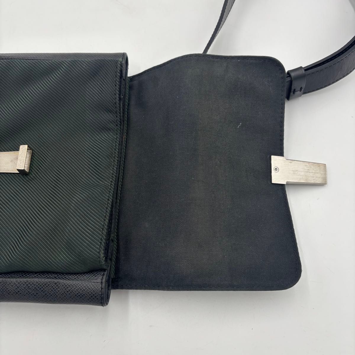 LOUIS VUITTON ルイヴィトンM30892 タイガ サラトヴPM LOUIS VUITTON ルイヴィトンM30892 タイガ サラトヴPM