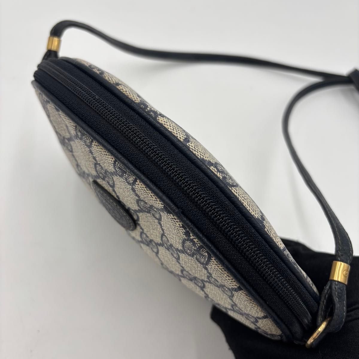 GUCCI オールドグッチ GG柄 レザー ショルダーバッグ ネイビー GUCCI オールドグッチ GG柄 レザー ショルダーバッグ ネイビー