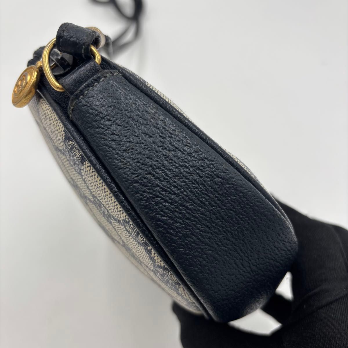 GUCCI オールドグッチ GG柄 レザー ショルダーバッグ ネイビー GUCCI オールドグッチ GG柄 レザー ショルダーバッグ ネイビー