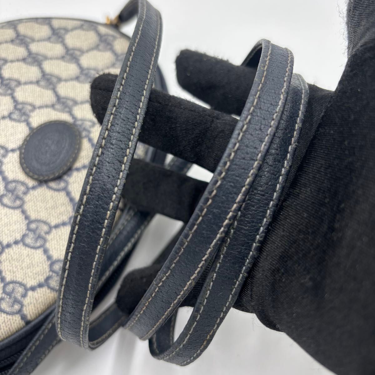 GUCCI オールドグッチ GG柄 レザー ショルダーバッグ ネイビー GUCCI オールドグッチ GG柄 レザー ショルダーバッグ ネイビー