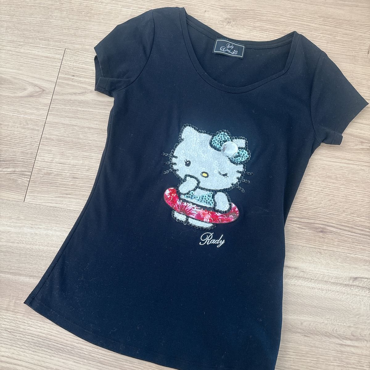 Rady キティちゃん ビジューTシャツ|Yahoo!フリマ(旧PayPay Rady キティちゃん ビジューTシャツ|Yahoo!フリマ(旧PayPay