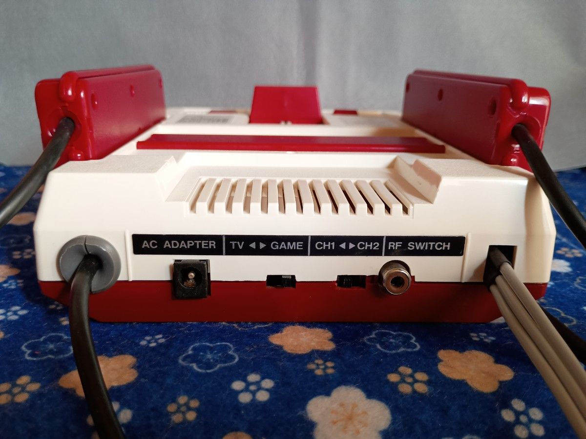 FC AV仕様ファミリーコンピューター ファミコン本体 AV出力 FC AV仕様ファミリーコンピューター ファミコン本体 AV出力