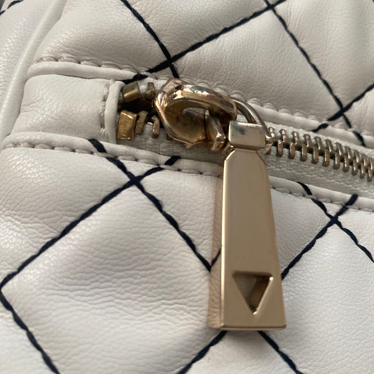 GUESS ミニリュック ホワイト キ|Yahoo!フリマ(旧PayPayフリマ) GUESS ミニリュック ホワイト キ|Yahoo!フリマ(旧PayPayフリマ)