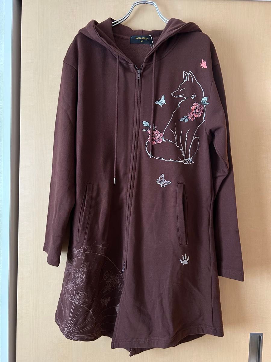 新品】Konjaku ロングパーカー 扇 狐 和風 刺繍 ブラウン M 新品】Konjaku ロングパーカー 扇 狐 和風 刺繍 ブラウン M