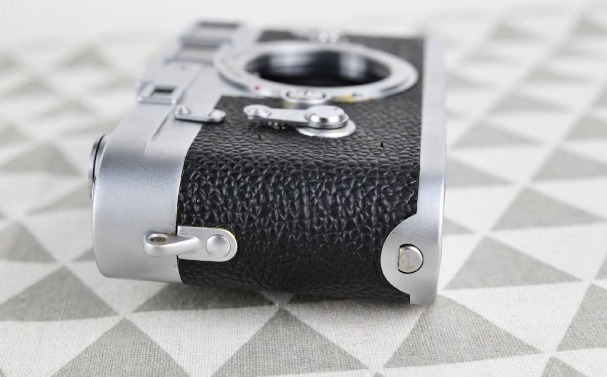 本革 Leica 初期 M3 皮を飾ります（背中のサイズ 3.4X7.8cm)-