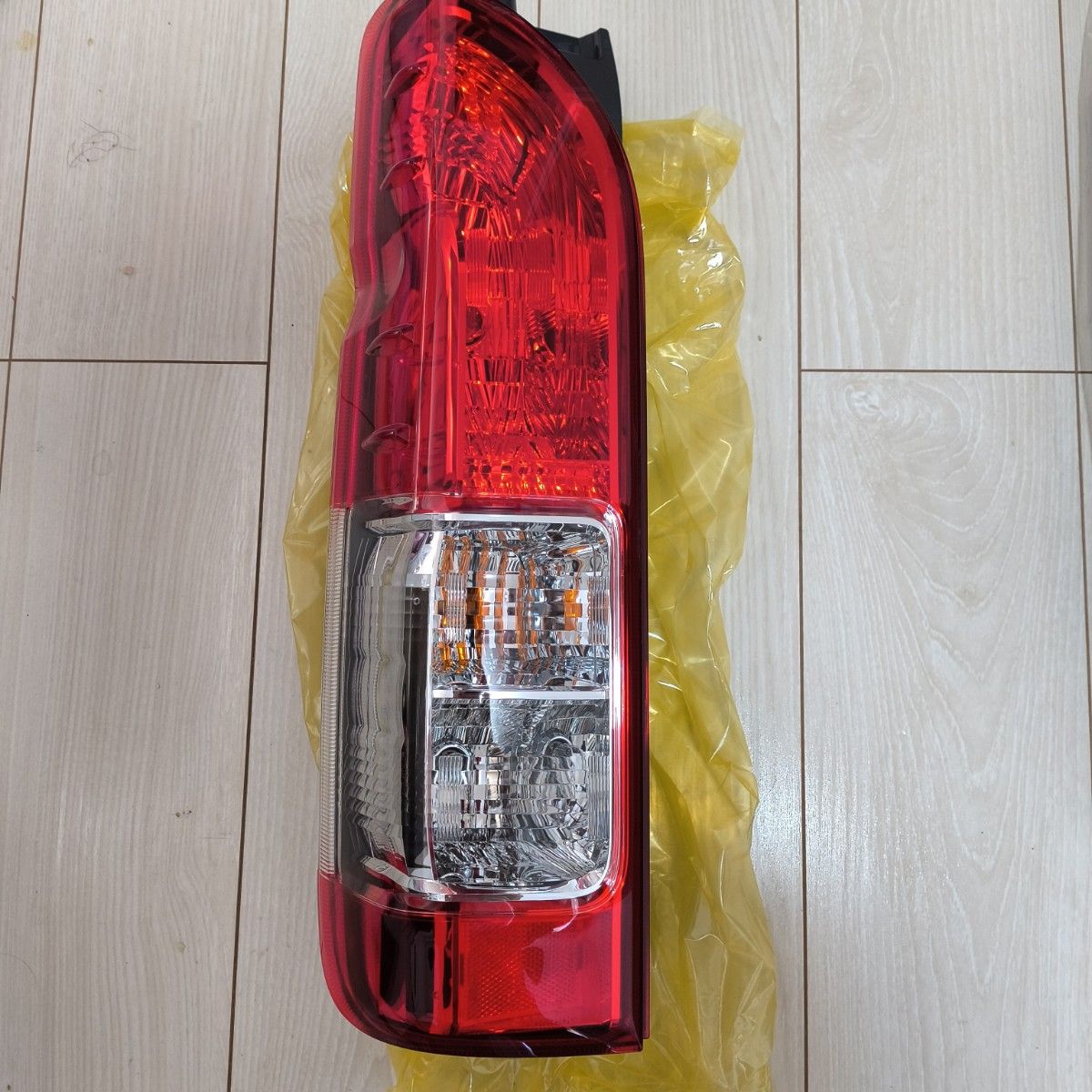 ハイエース200系6型テールランプ純正ダークプライム2標準|Yahoo ハイエース200系6型テールランプ純正ダークプライム2標準|Yahoo