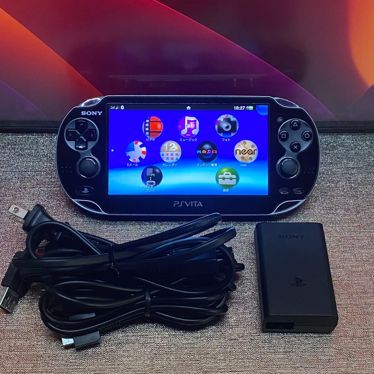 最後の有機EL採用モデル】PlayStation Vita PCH-1100 / ブラック 最後の有機EL採用モデル】PlayStation Vita PCH-1100 / ブラック