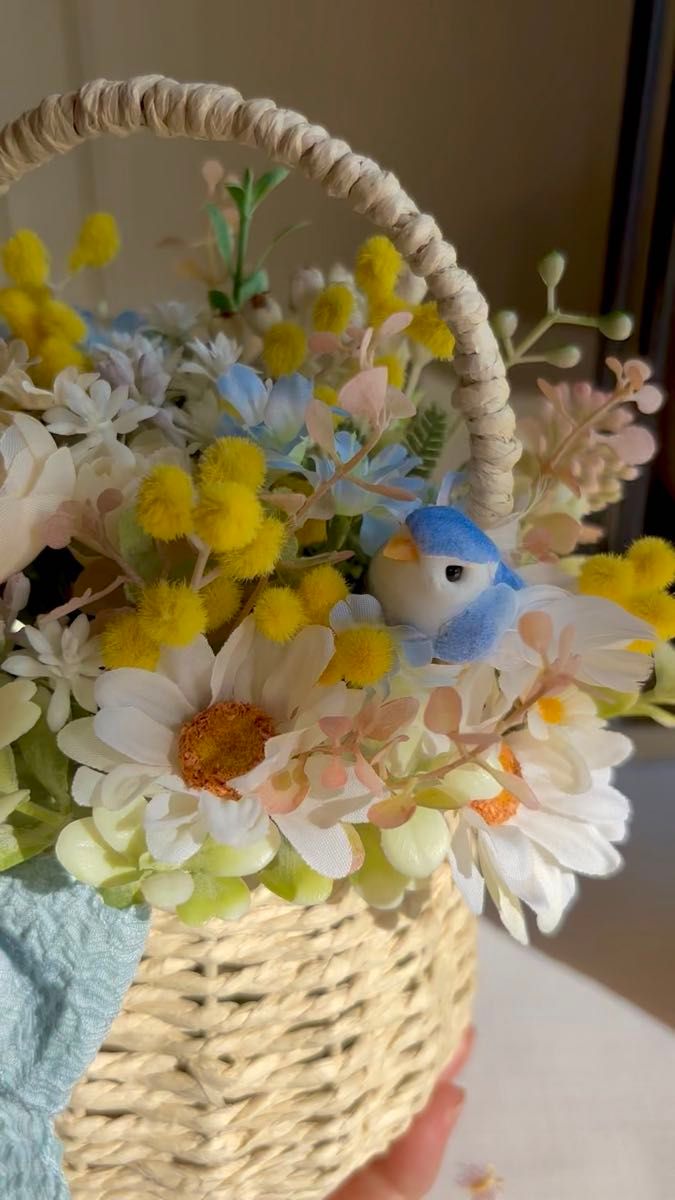 春色フラワーアレンジメント ミモザと青い鳥 母の日のプレゼント ハンドメイド インテリア雑貨 お見舞い 開店祝い 新築祝い 花かご