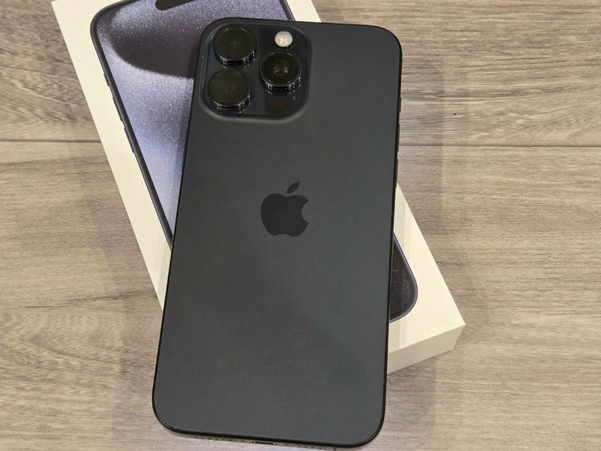 美品 iPhone 15 Pro Max 512GB ブルーチタニウム SIMフリー 美品 iPhone 15 Pro Max 512GB ブルーチタニウム SIMフリー