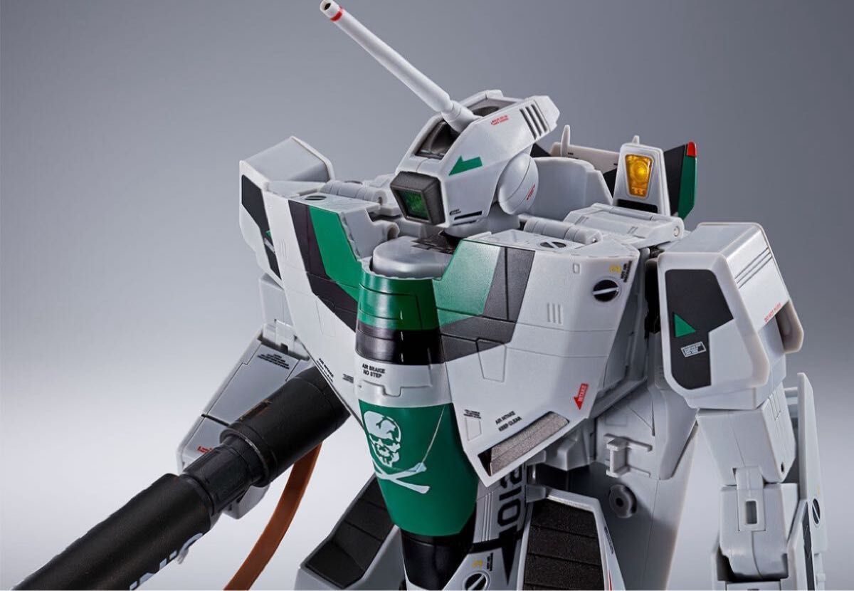 DX超合金 VF-1A 劇場版バルキリー柿崎速雄機&DX超合金TV版VFー1 DX超合金 VF-1A 劇場版バルキリー柿崎速雄機&DX超合金TV版VFー1