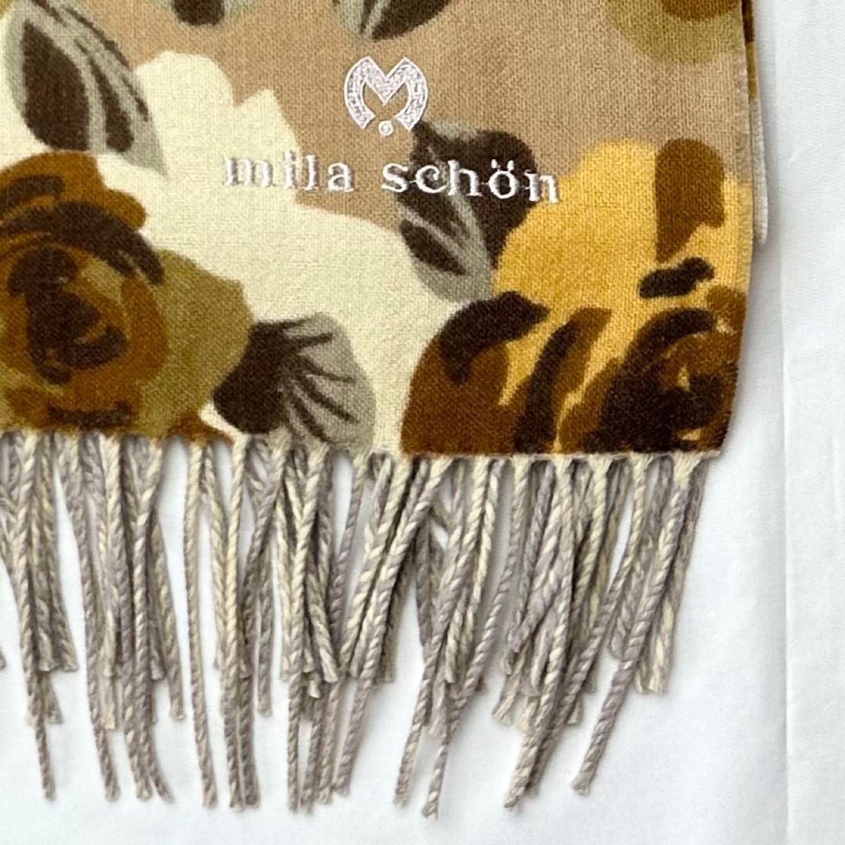 新品 mila schon ミラショーン 豪華バラ柄 フラワー花柄 大判 新品 mila schon ミラショーン 豪華バラ柄 フラワー花柄 大判