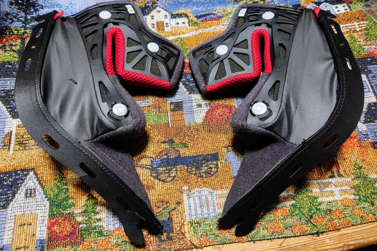 SHOEI Z-7 チークパッド 35 中古品|Yahoo!フリマ(旧PayPayフリマ) SHOEI Z-7 チークパッド 35 中古品|Yahoo!フリマ(旧PayPayフリマ)