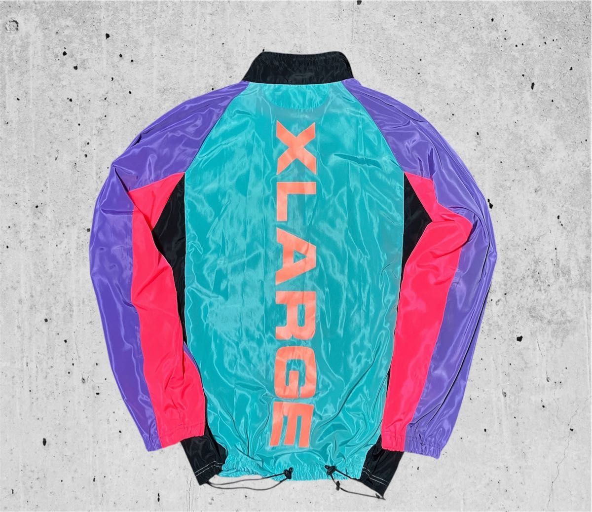 美品 XLARGE マルチカラー ハーフジップ ナイロンジャケット 美品 XLARGE マルチカラー ハーフジップ ナイロンジャケット