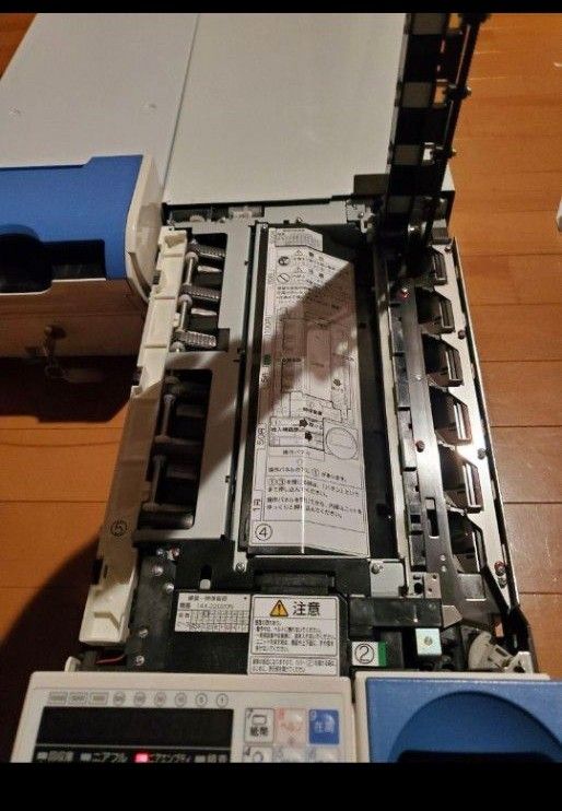 特価 富士電機 新500円硬貨 各新紙幣対応済 自動釣銭機 ECS-77 特価 富士電機 新500円硬貨 各新紙幣対応済 自動釣銭機 ECS-77