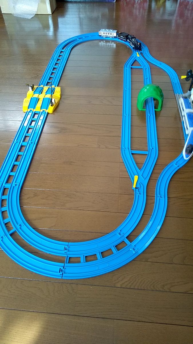 プラレール レイアウト 信号所(停車所.複線 レール 複線踏切 、車両 付きセット