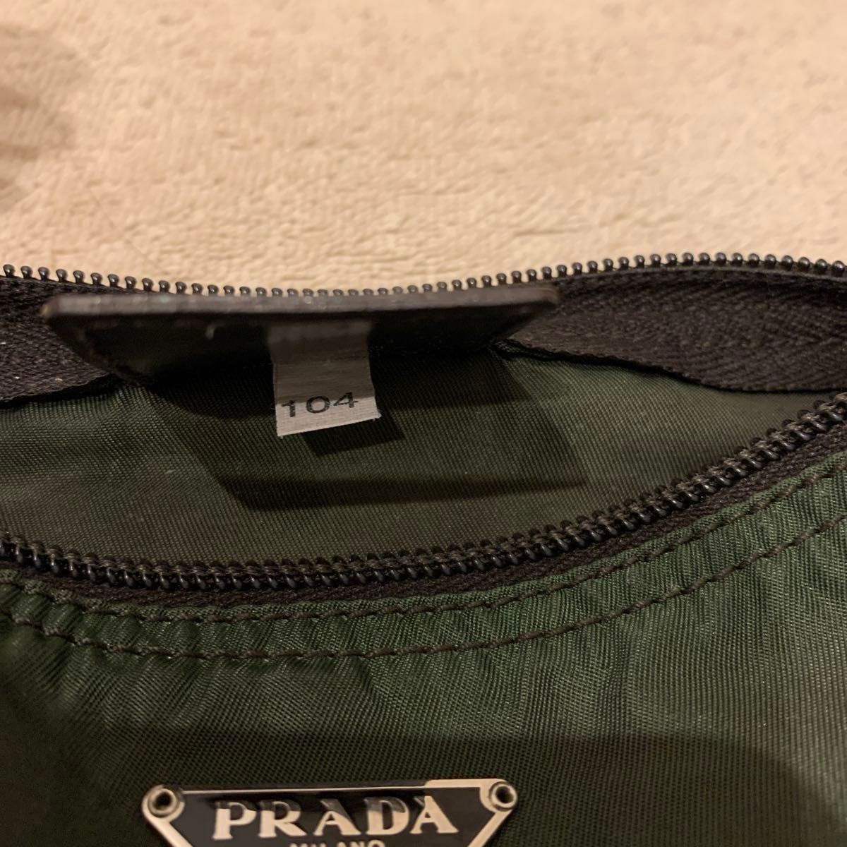 プラダ PRADA ポーチ 三角ロゴ ブラック系 カーキ系 テスート プラダ PRADA ポーチ 三角ロゴ ブラック系 カーキ系 テスート