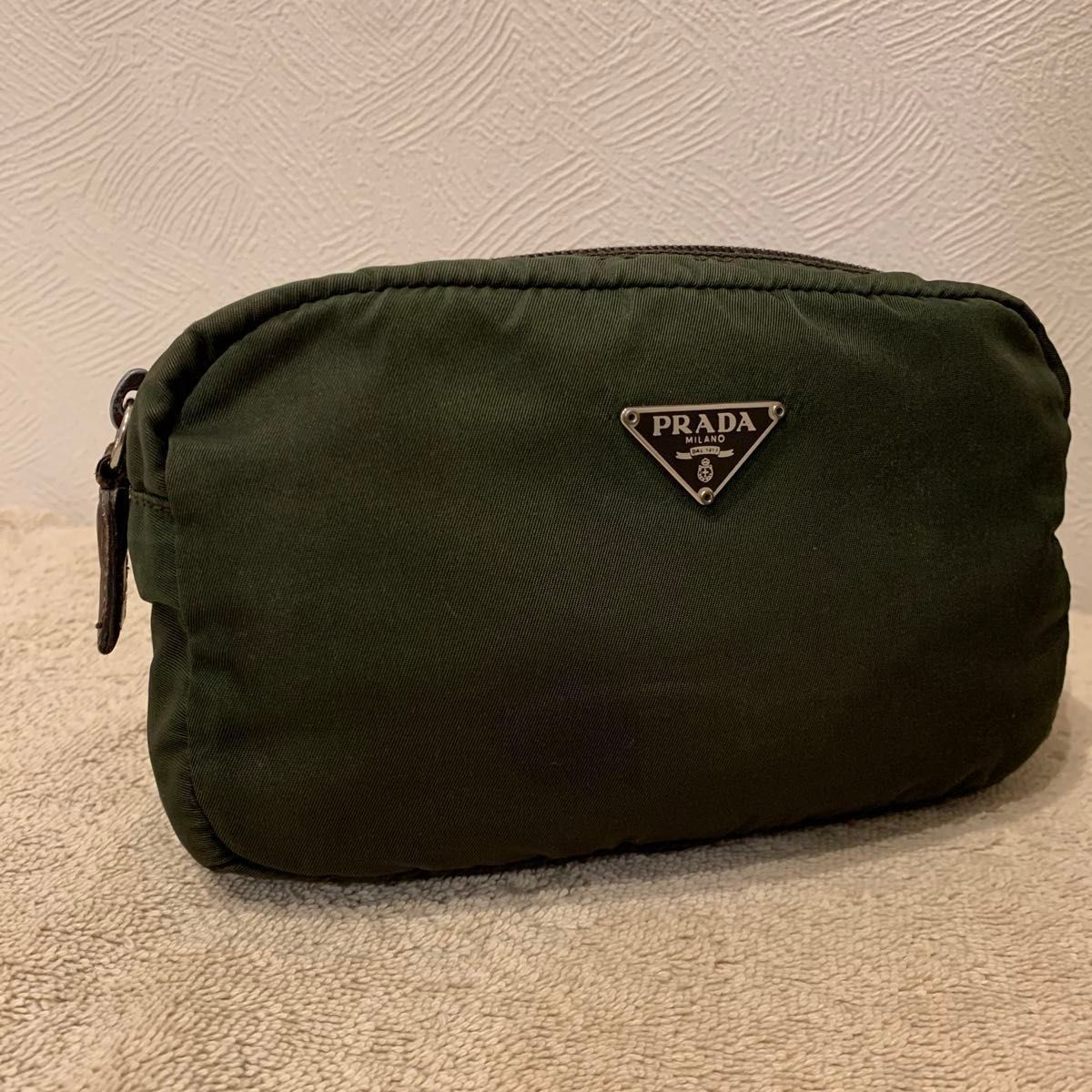 プラダ PRADA ポーチ 三角ロゴ ブラック系 カーキ系 テスート プラダ PRADA ポーチ 三角ロゴ ブラック系 カーキ系 テスート
