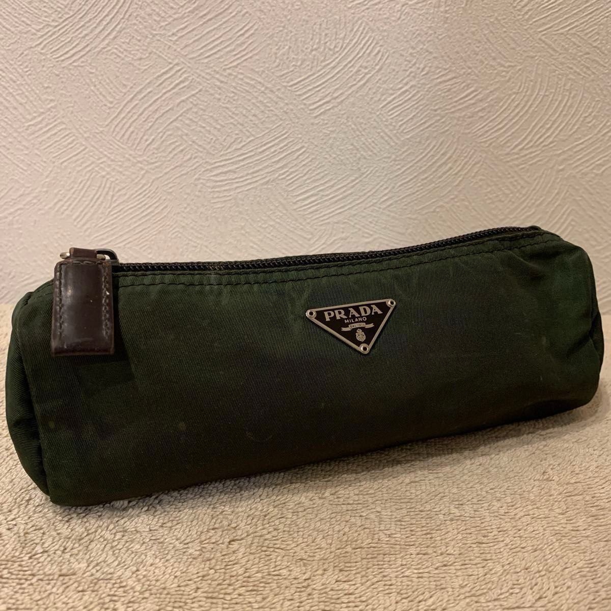 プラダ PRADA ポーチ 三角ロゴ ブラック系 カーキ系 テスート プラダ PRADA ポーチ 三角ロゴ ブラック系 カーキ系 テスート