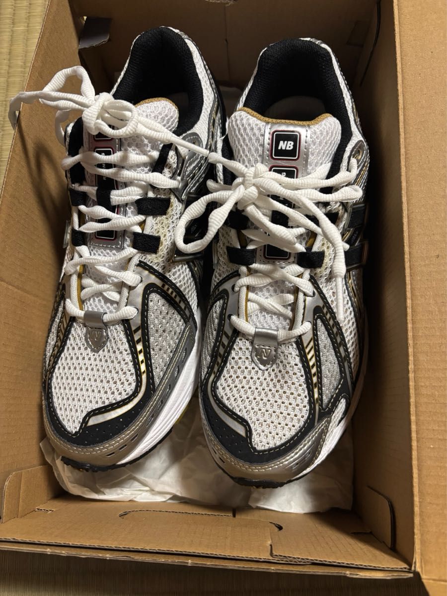 未使用に近い】ニューバランス New balance M1906RA 25 5cm 箱 未使用に近い】ニューバランス New balance M1906RA 25 5cm 箱