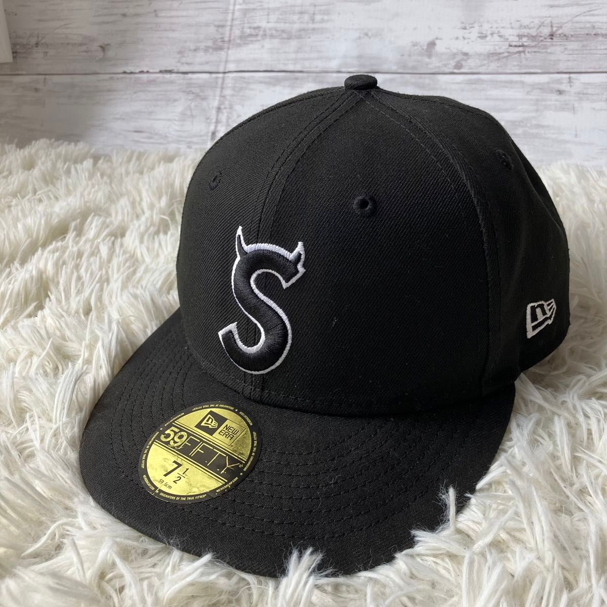 希少】シュプリーム ニューエラ supreme New ERA キャップ Sツノ 希少】シュプリーム ニューエラ supreme New ERA キャップ Sツノ
