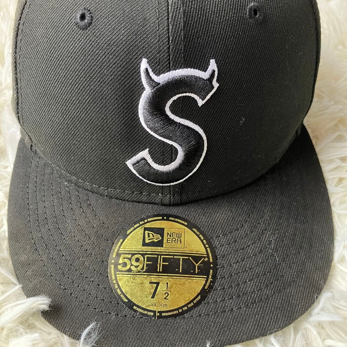 希少】シュプリーム ニューエラ supreme New ERA キャップ Sツノ 希少】シュプリーム ニューエラ supreme New ERA キャップ Sツノ